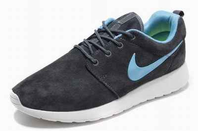 nike roshe run noir point blanc